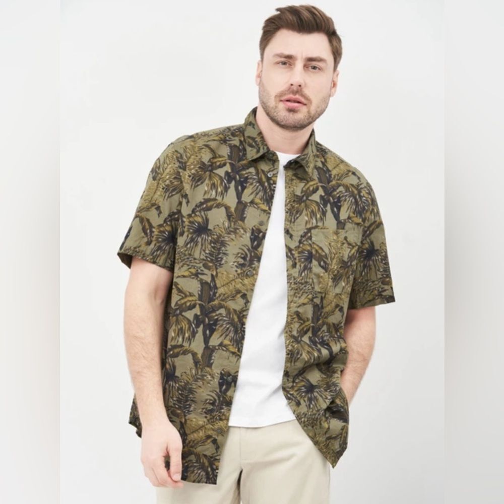 H&M Men’s Palm Print Tropical Olive Green Button Down XS